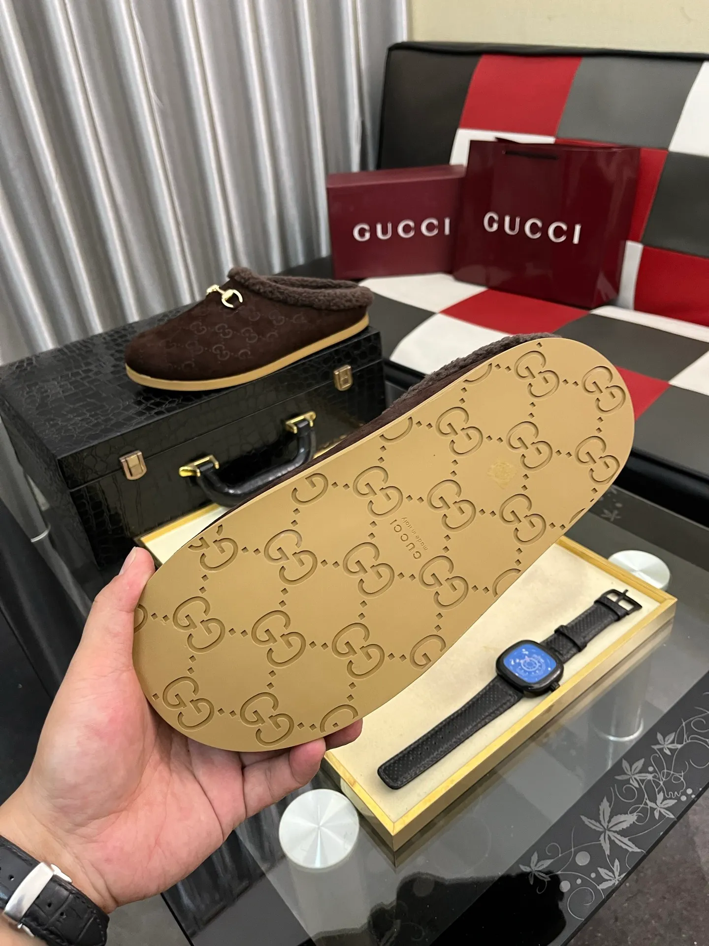 Men's shoes 💰400⌚️⌚️Gucci plush slippers GUCCI. Gucci women's real hair half-slippers Italian top cowhide Imported top quality leather water-dyed cowhide lining Original bronze gold horsebit Italian cowhide outsole Size: 35−442️⃣Colors available